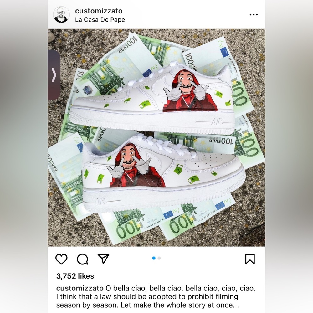 LIKE NEW Nike AF1​ CUSTOMS